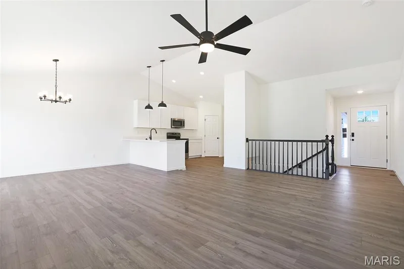 31 Bluestem Court, Lake St. Louis, MO 63367 — listing photo 4 of 28