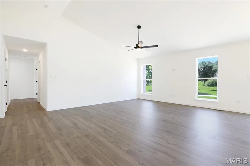 31 Bluestem Court, Lake St. Louis, MO 63367 — listing photo 5 of 28