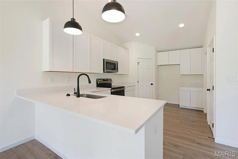 31 Bluestem Court, Lake St. Louis, MO 63367 — listing photo 11 of 28
