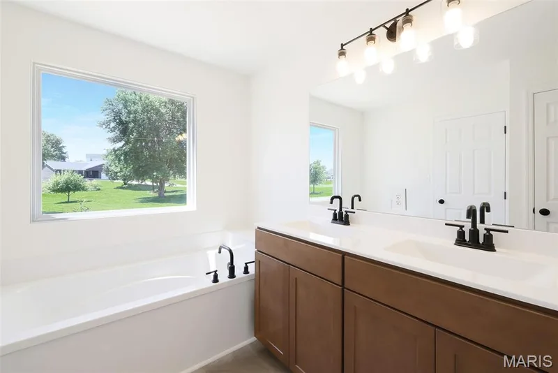 31 Bluestem Court, Lake St. Louis, MO 63367 — listing photo 20 of 28