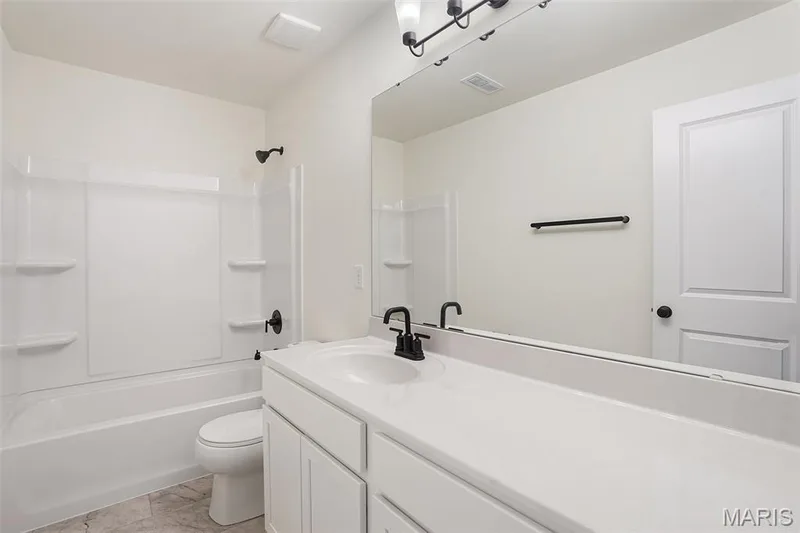 35 Bluestem Court, Lake St. Louis, MO 63367 — listing photo 5 of 32