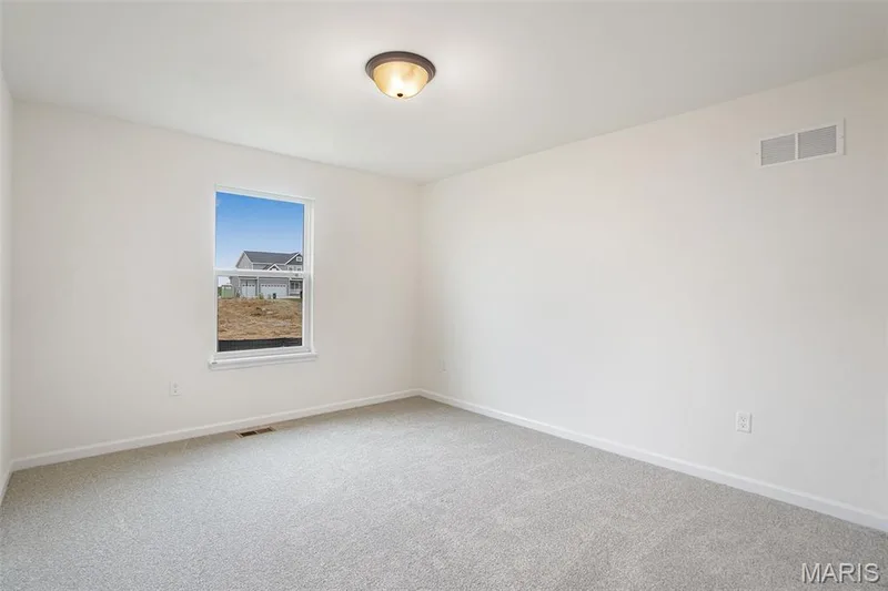 35 Bluestem Court, Lake St. Louis, MO 63367 — listing photo 7 of 32