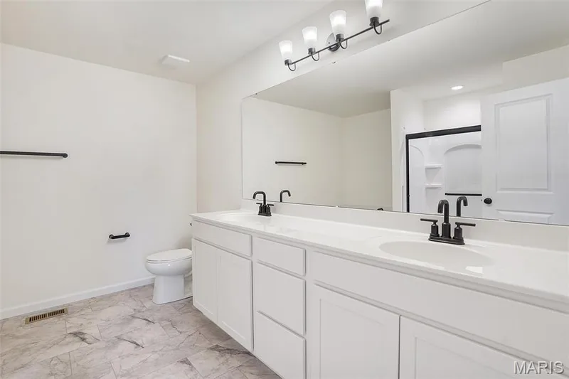 35 Bluestem Court, Lake St. Louis, MO 63367 — listing photo 11 of 32