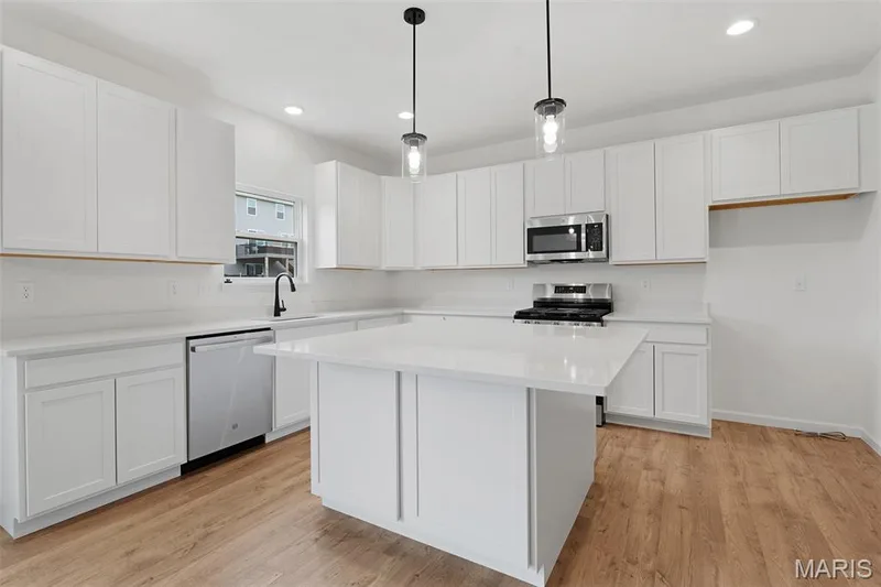 35 Bluestem Court, Lake St. Louis, MO 63367 — listing photo 20 of 32
