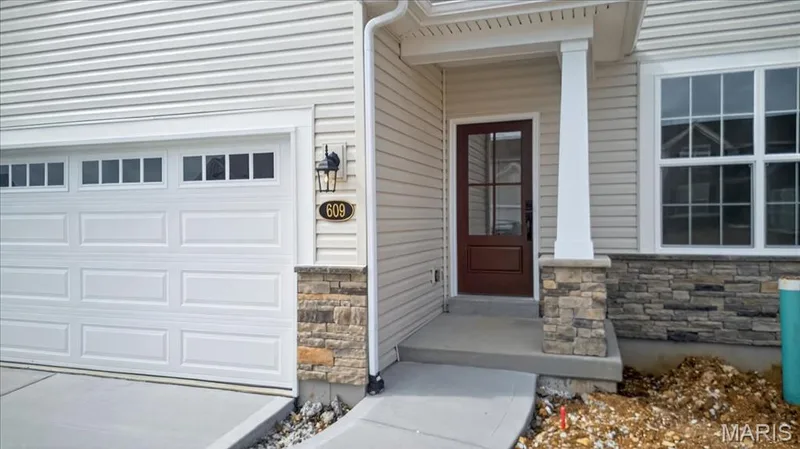609 Brinton, Wentzville, MO 63385 — listing photo 3 of 15