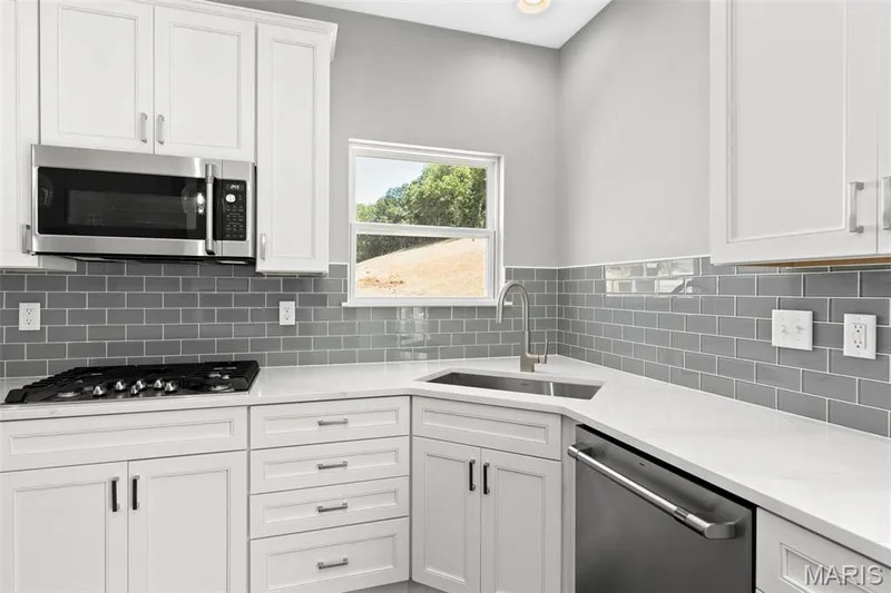 2 Pin Oak at Harvest Estates, O'Fallon, MO 63385 — listing photo 14 of 32