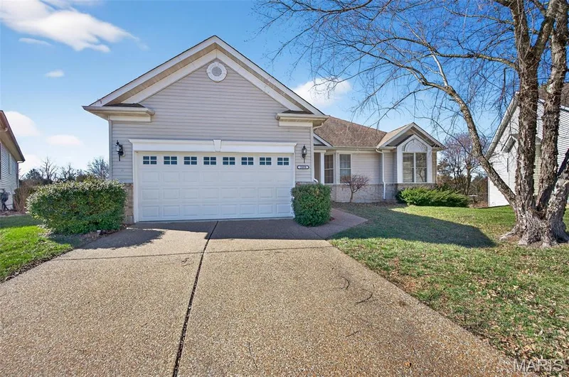 2098 Hawks Landing Drive #S, Lake St. Louis, MO 63367 — listing photo 9 of 85