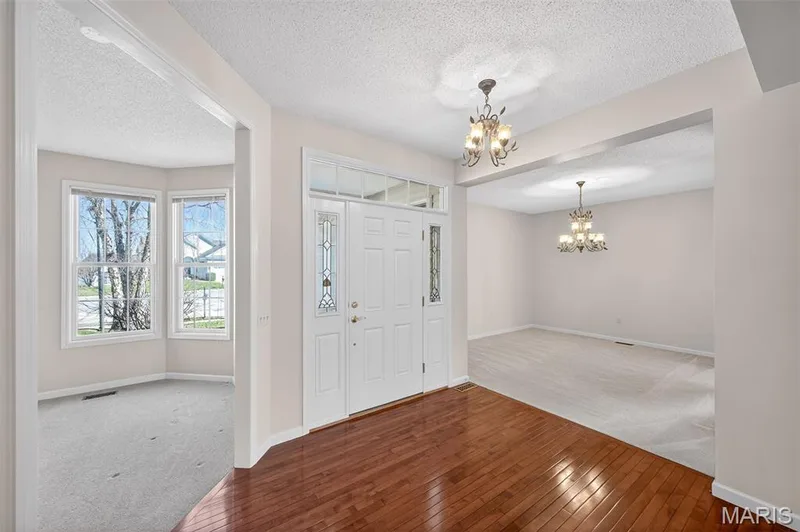 2098 Hawks Landing Drive #S, Lake St. Louis, MO 63367 — listing photo 12 of 85