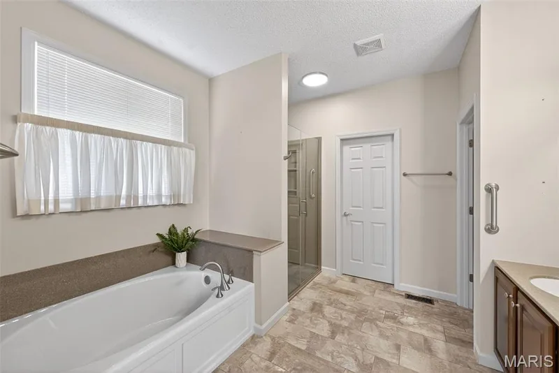 2098 Hawks Landing Drive #S, Lake St. Louis, MO 63367 — listing photo 41 of 85