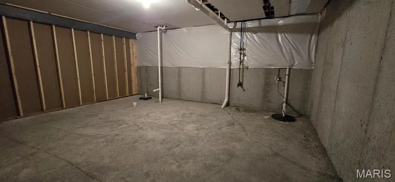 lots of storage — 327 Dalriada Boulevard, O'Fallon, MO 63368