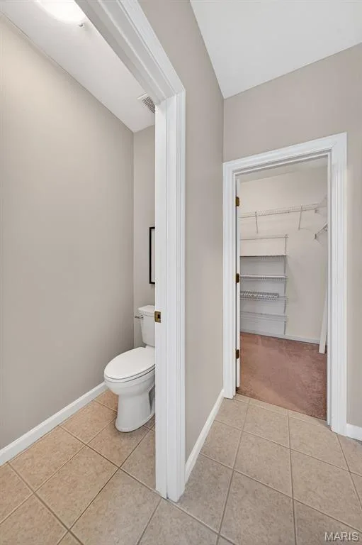 separate water closet — 112 Wake Forest Place, O'Fallon, MO 63368