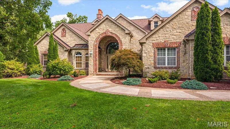Main residence — 1252 Pinehurst Club Court, O'Fallon, MO 63366