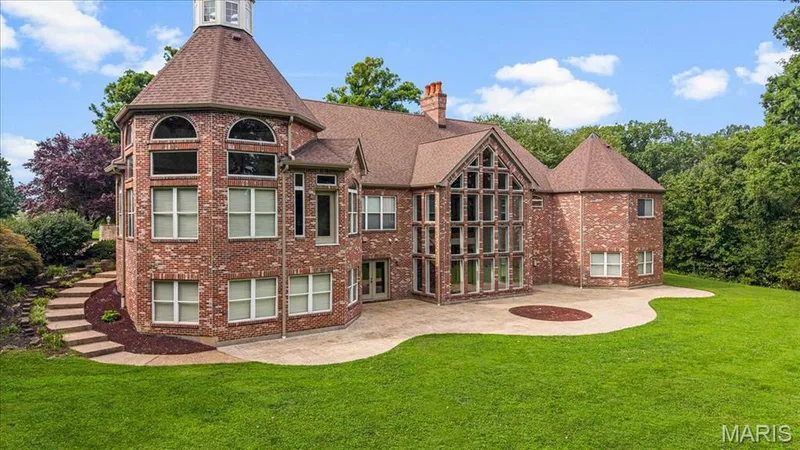 Main residence — 1252 Pinehurst Club Court, O'Fallon, MO 63366