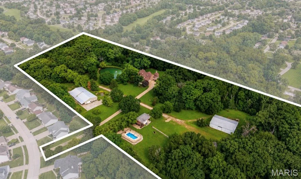 Property lines are approximate. — 1252 Pinehurst Club Court, O'Fallon, MO 63366