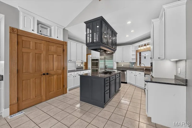 1252 Pinehurst Club Court, O'Fallon, MO 63366 — listing photo 18 of 76