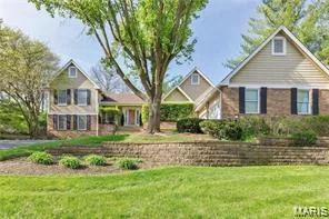 14292 Cedar Springs Drive, Chesterfield, MO β listing photo 1