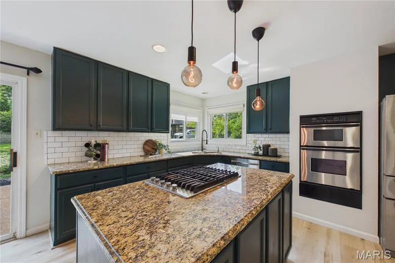 14292 Cedar Springs Drive, Chesterfield, MO 63017 — listing photo 7 of 39