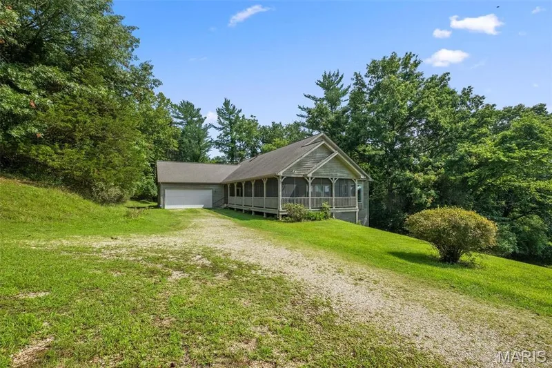 19037 Foxrun Hollow Lane, Wildwood, MO 63069 — listing photo 4 of 49