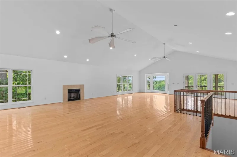 19037 Foxrun Hollow Lane, Wildwood, MO 63069 — listing photo 10 of 49