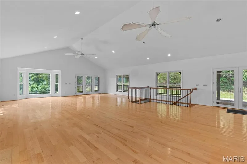 19037 Foxrun Hollow Lane, Wildwood, MO 63069 — listing photo 11 of 49