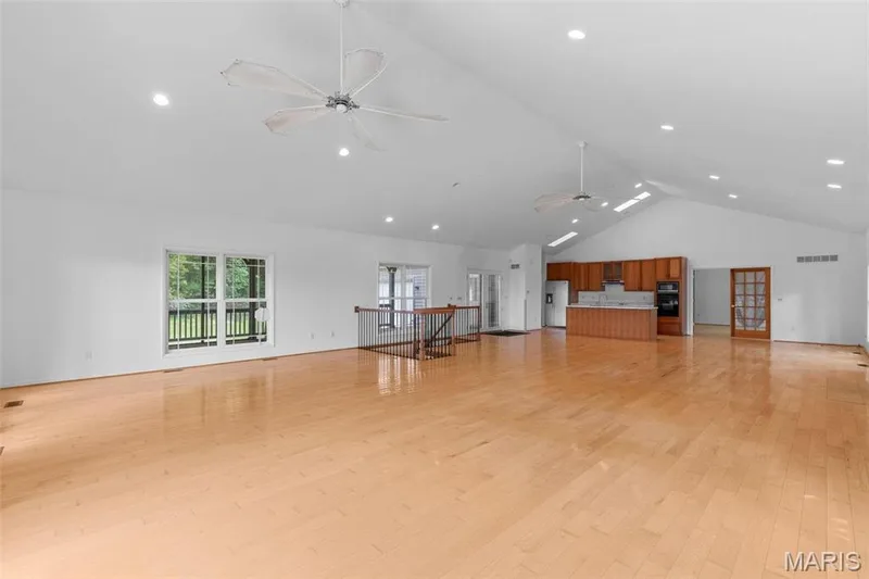 19037 Foxrun Hollow Lane, Wildwood, MO 63069 — listing photo 13 of 49