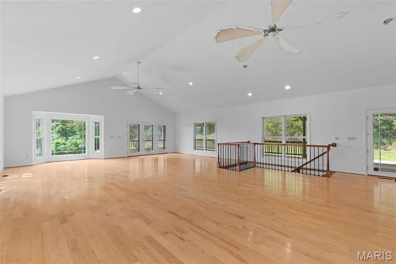 19037 Foxrun Hollow Lane, Wildwood, MO 63069 — listing photo 14 of 49