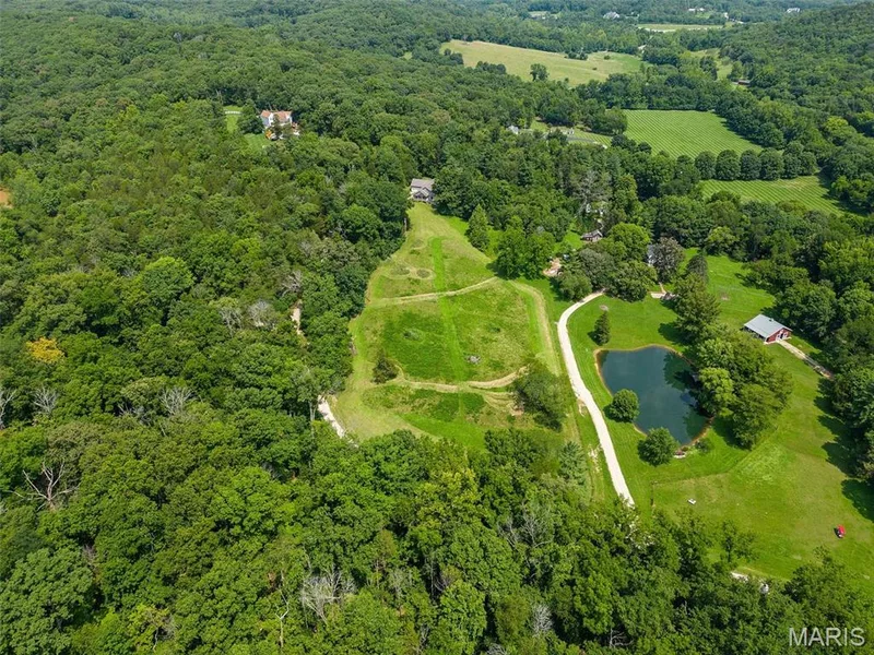 19037 Foxrun Hollow Lane, Wildwood, MO 63069 — listing photo 43 of 49