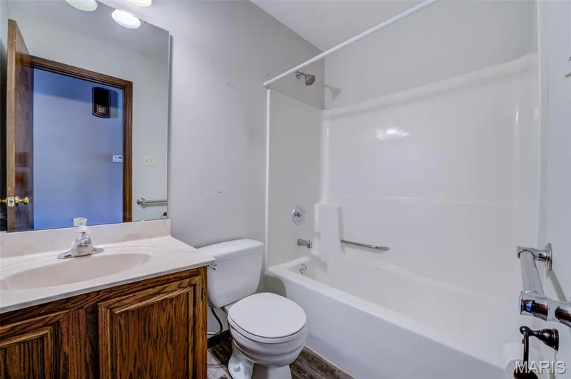 The upstairs hall bathroom. — 1647 Chapman Court, St Charles, MO 63303