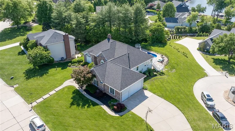 52 Moorings Drive, Lake St. Louis, MO 63367 — listing photo 3 of 62