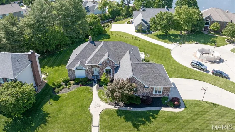 52 Moorings Drive, Lake St. Louis, MO 63367 — listing photo 4 of 62