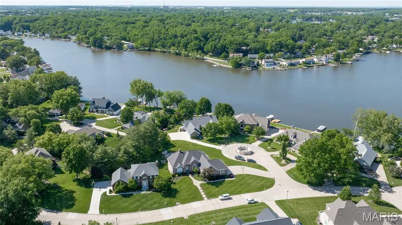52 Moorings Drive, Lake St. Louis, MO 63367 — listing photo 7 of 62