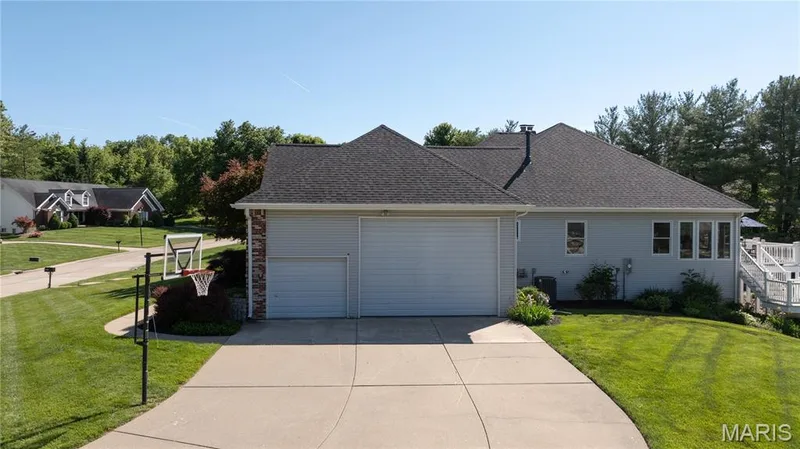 52 Moorings Drive, Lake St. Louis, MO 63367 — listing photo 8 of 62