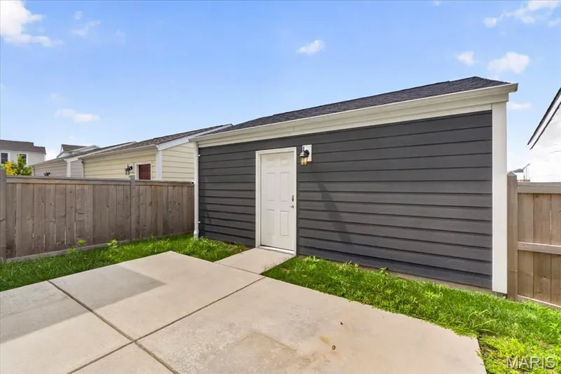 Detached 2-car garage — 208 Freehold Rock Way, St Charles, MO 63301