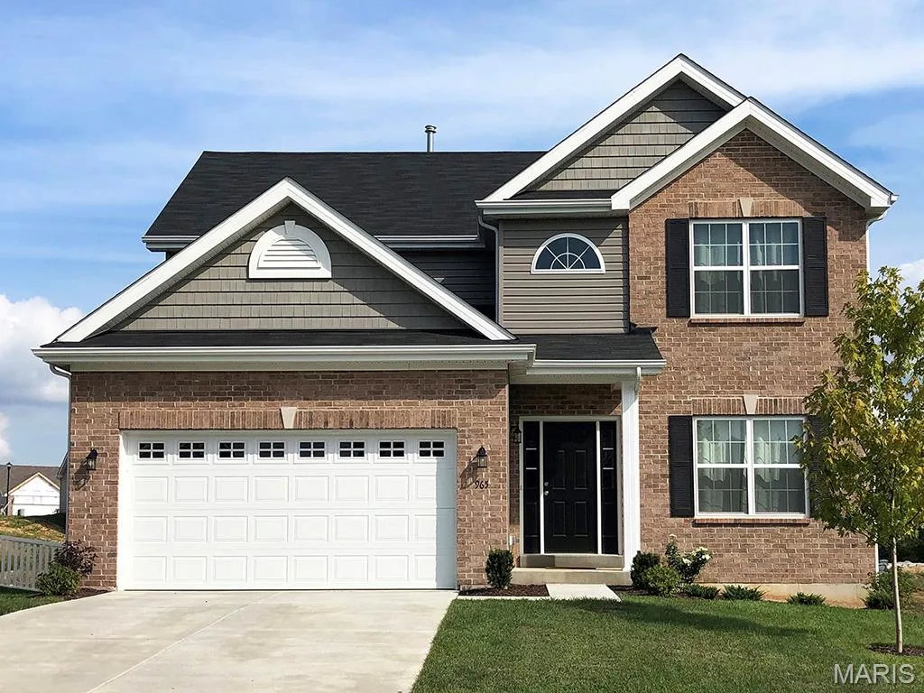 2 Royal II at Wilmer Valley, Wentzville, MO 63385 — listing photo 1 of 33