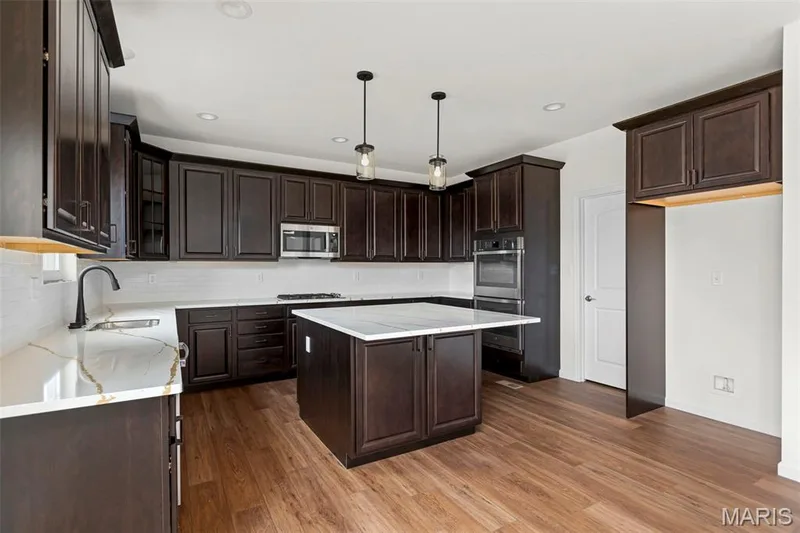 2 Sequoia at Wilmer Valley, Wentzville, MO 63385 — listing photo 8 of 29