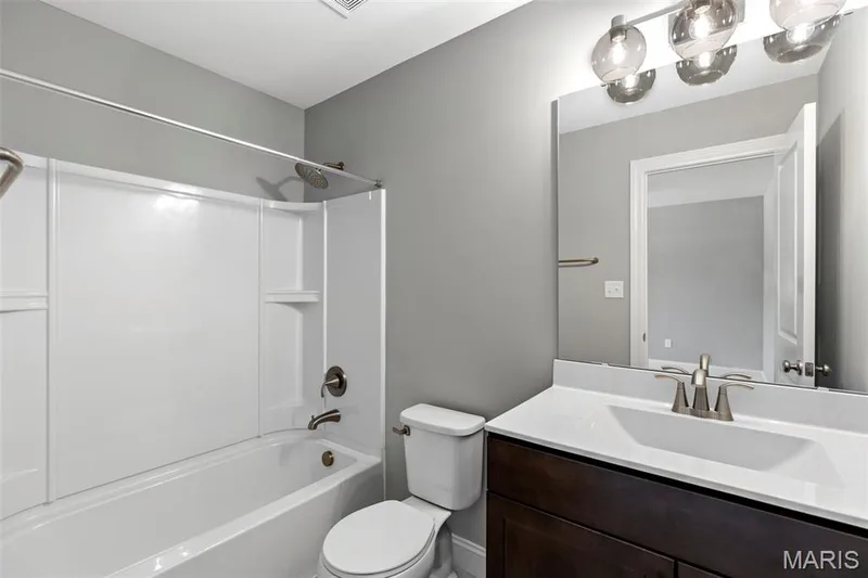 2 Pin Oak at Wilmer Valley, Wentzville, MO 63385 — listing photo 24 of 32
