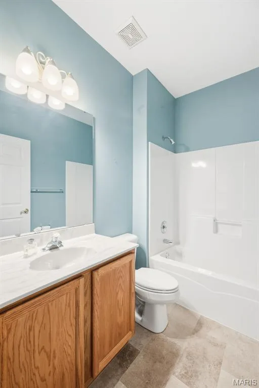 Guest/ hall bathroom on main level — 1311 Pine Bluff Drive, St Charles, MO 63304