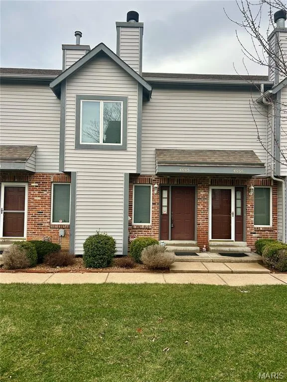 4605 Sherman Park Drive #13E, St Charles, MO — listing photo 1