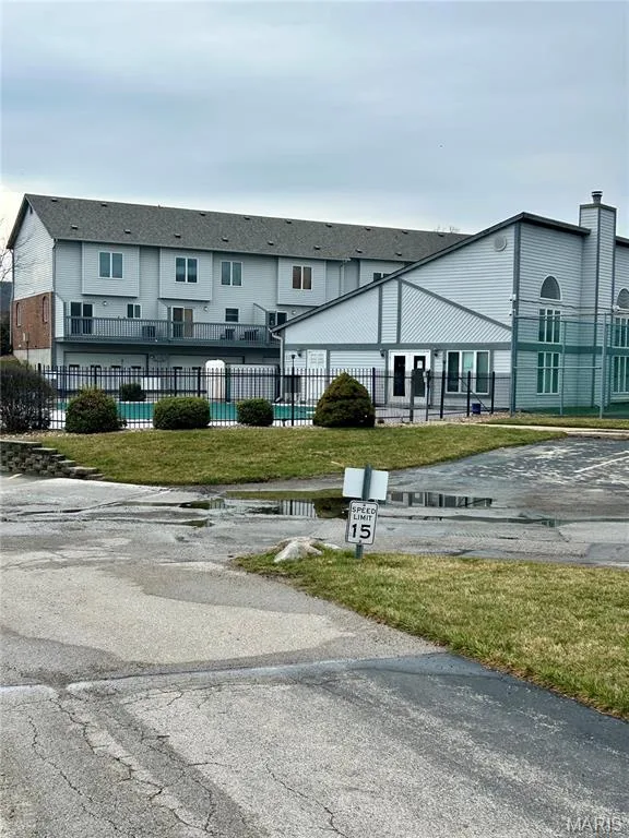 Pool and club house — 4605 Sherman Park Drive #13E, St Charles, MO 63303