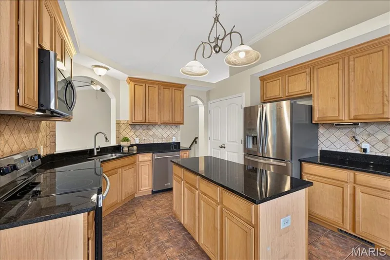 4216 Broken Rock Drive, Wentzville, MO 63385 — listing photo 10 of 59