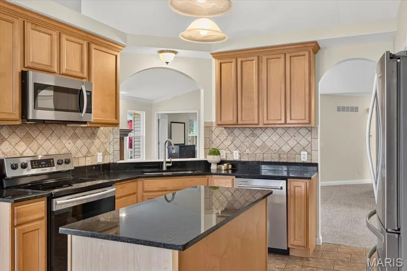 4216 Broken Rock Drive, Wentzville, MO 63385 — listing photo 12 of 59