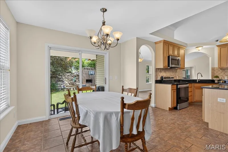 4216 Broken Rock Drive, Wentzville, MO 63385 — listing photo 15 of 59