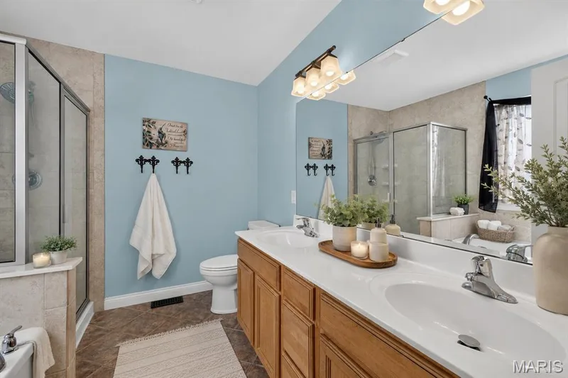 Virtually staged primary bathroom. — 4216 Broken Rock Drive, Wentzville, MO 63385