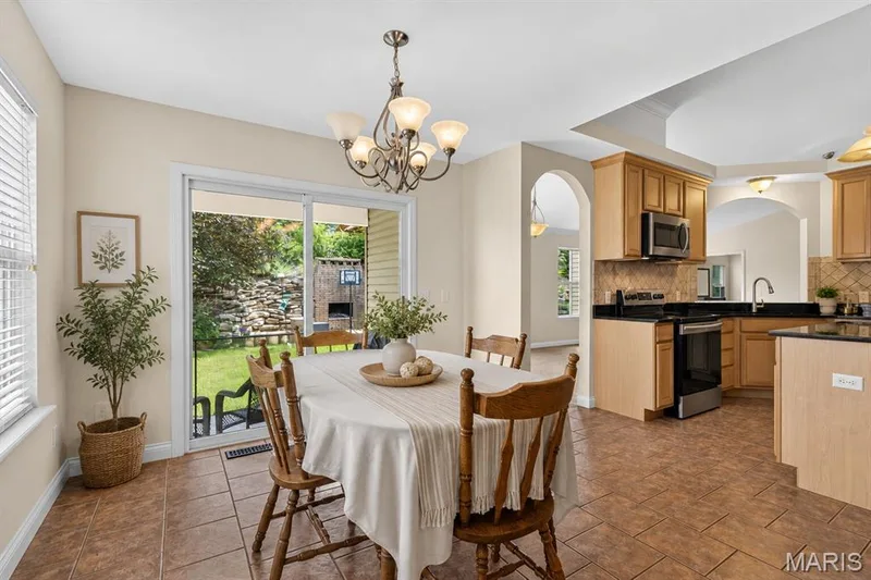 Virtually staged kitchen/breakfast room. — 4216 Broken Rock Drive, Wentzville, MO 63385