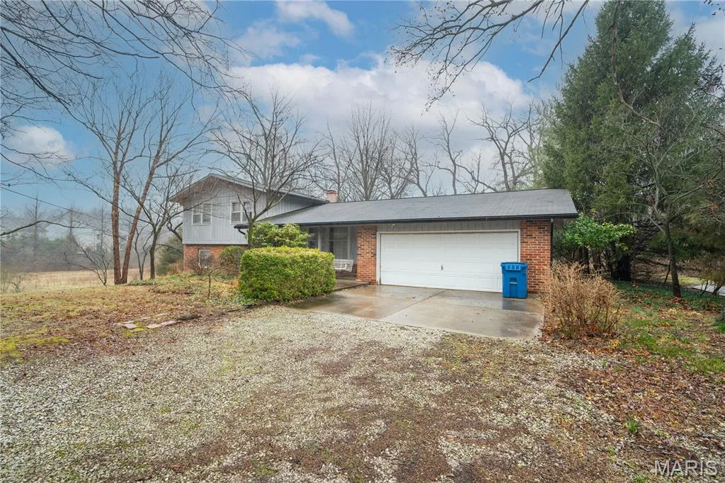 1559 Creve Coeur Mill Road, Chesterfield, MO 63146 — listing photo 1 of 4