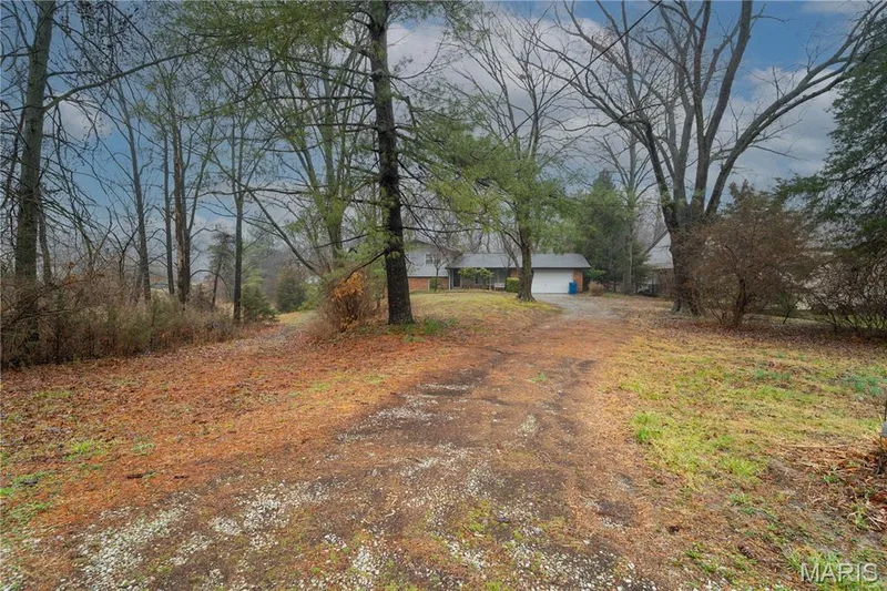 1559 Creve Coeur Mill Road, Chesterfield, MO 63146 — listing photo 3 of 4
