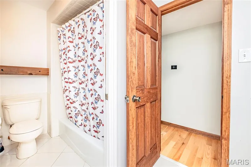 Another view of the Hall second  Bathroom. — 4600 Cliff Forest Drive, Wildwood, MO 63069
