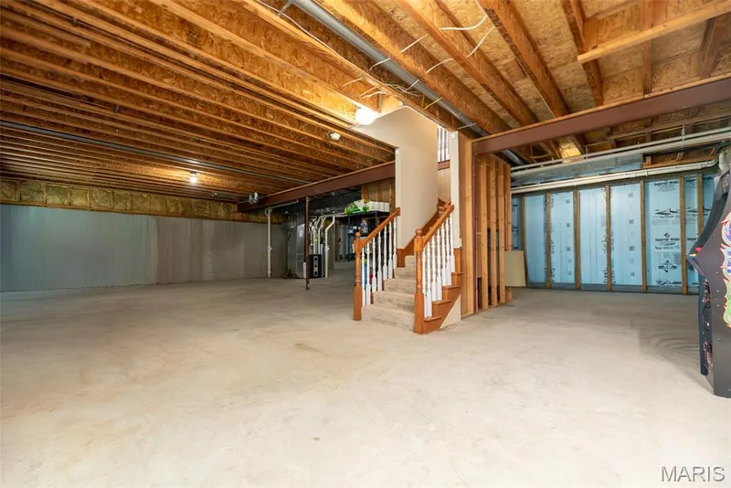Walkout basement with 9 ft ceilings!  great opportunity for finishing! — 197 Woodland Place Court, St Charles, MO 63303