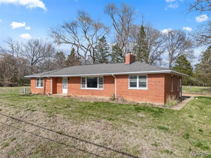 960 Chesterfield Parkway E, Chesterfield, MO 63017 — listing photo 6 of 37