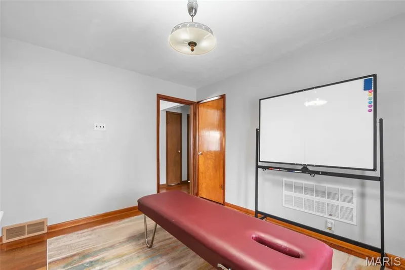 960 Chesterfield Parkway E, Chesterfield, MO 63017 — listing photo 17 of 37